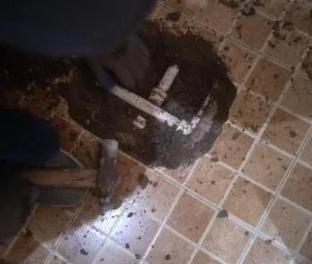 红山卫生间漏水维修公司为您分享下卫生间渗水如何处理及注意事项