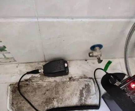 红山屋顶漏水维修公司分享下卫生间漏水的危害及解决方法